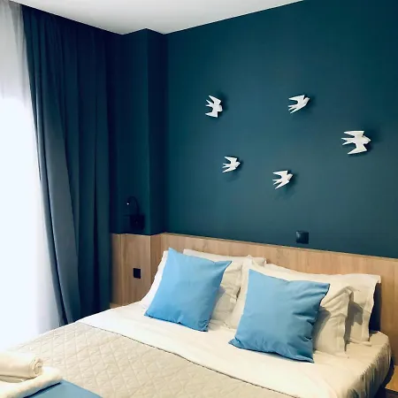 Metropolitan Complex Budget Room@faliro Apartment