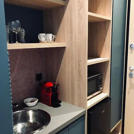 Apartment Metropolitan Complex Budget Room@faliro Piraeus
